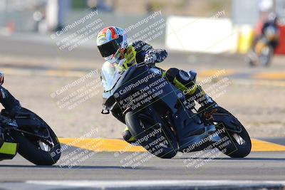 media/Dec-18-2022-SoCal Trackdays (Sun) [[8099a50955]]/Turn 2 (950am)/